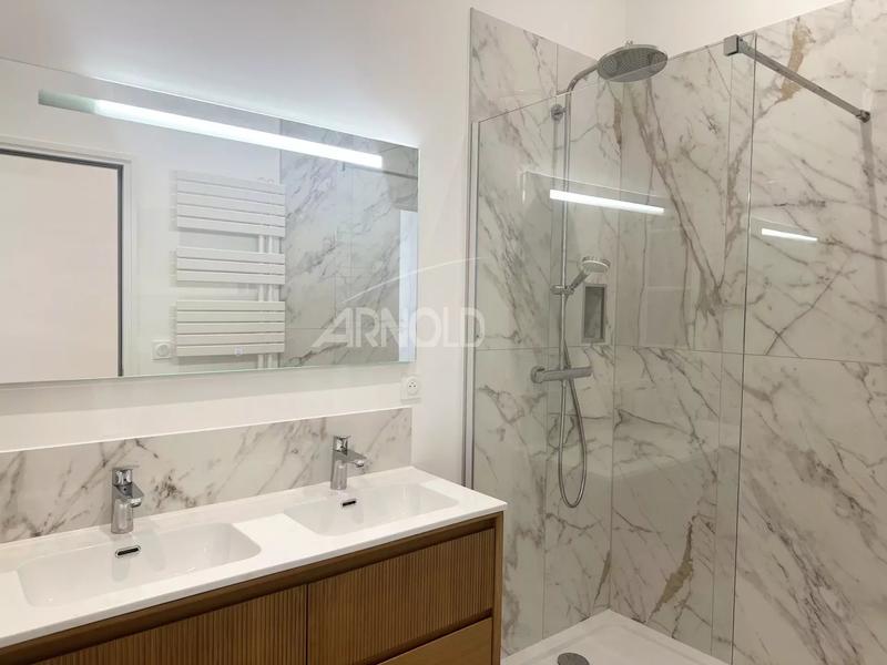 Appartement - 156 m² - 6 pièces