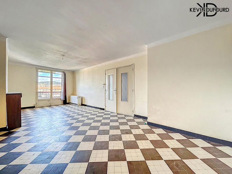 Appartement - 80 m² - 4 pièces