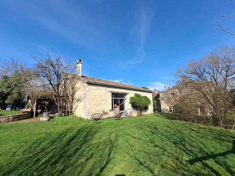 Maison - 430 m² - 12 pièces