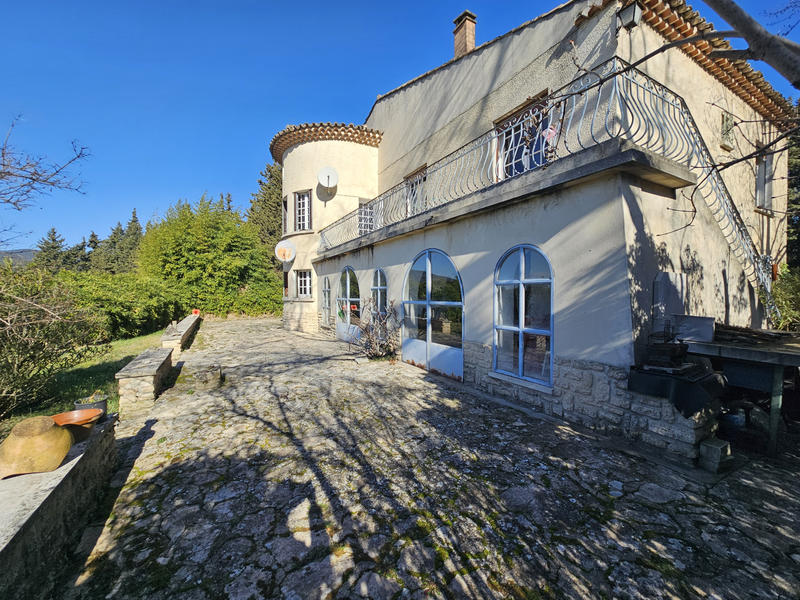 Maison - 185 m² - 7 pièces