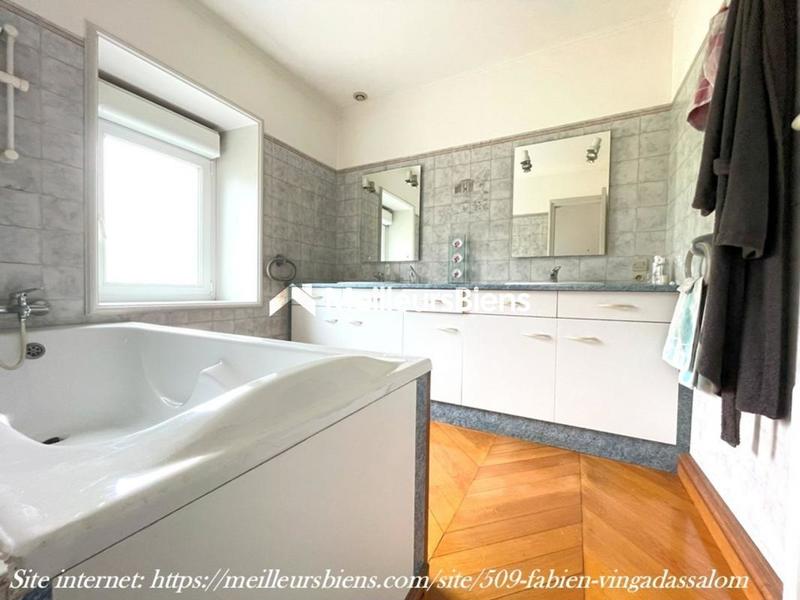 Propriété - 160 m² - 6 pièces