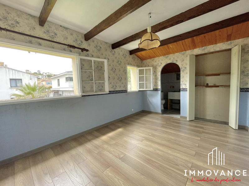 Maison traditionnelle - 158 m² - 6 pièces