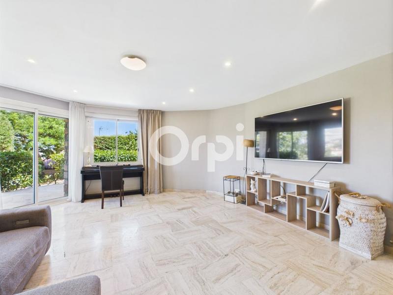 Villa - 253 m² - 7 pièces