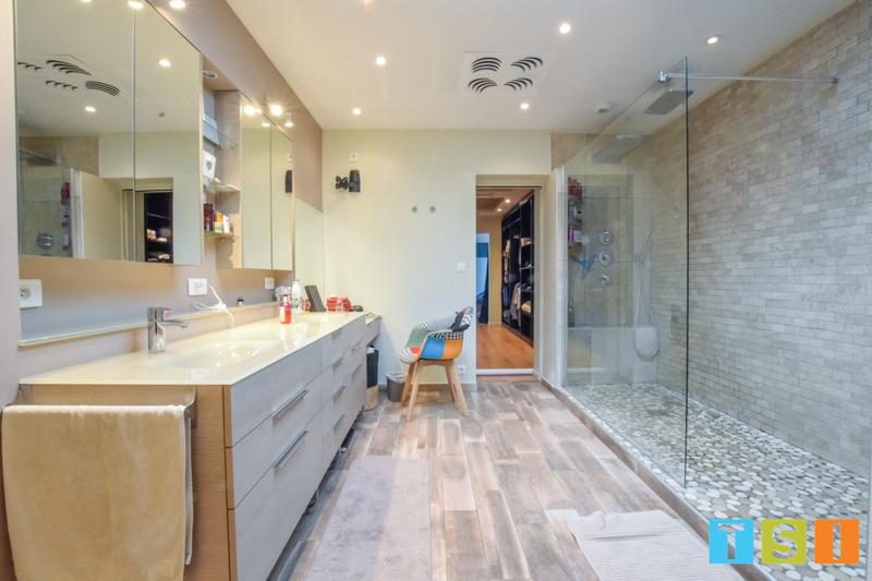 Maison - 625 m² - 12 pièces