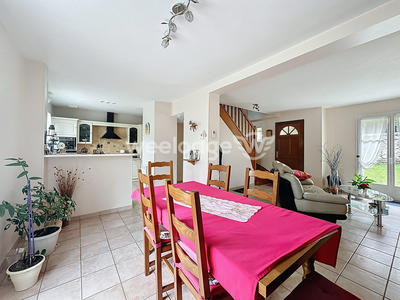 Maison traditionnelle - 99 m² - 5 pièces