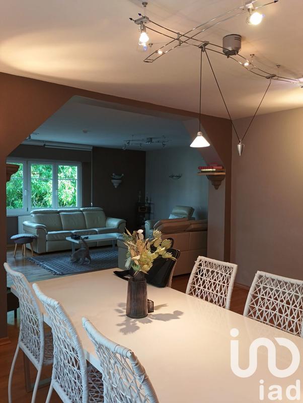 Maison - 230 m² - 12 pièces