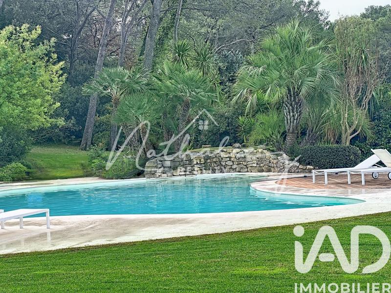 Maison - 550 m² - 13 pièces