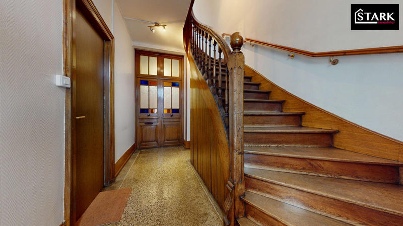 Appartement - 127 m² - 6 pièces