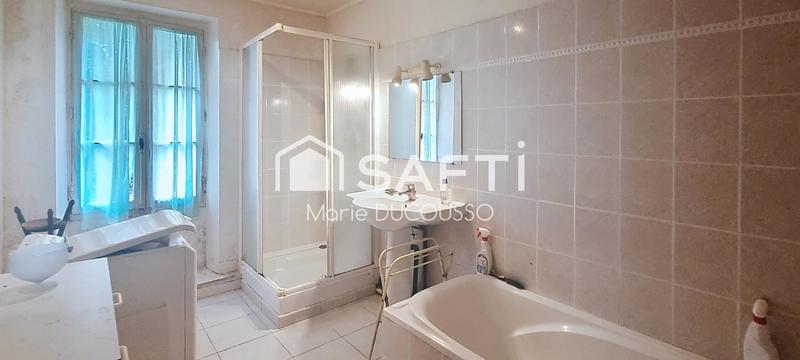 Maison - 237 m² - 8 pièces