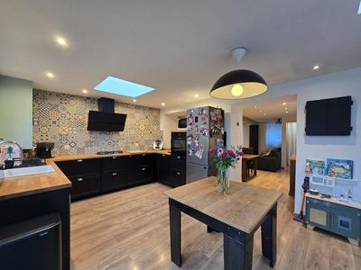 Maison - 90 m² - 5 pièces