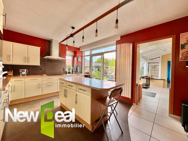 Maison - 185 m² - 11 pièces