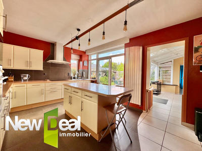 Maison - 185 m² - 11 pièces