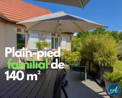 Maison traditionnelle - 140 m² - 6 pièces