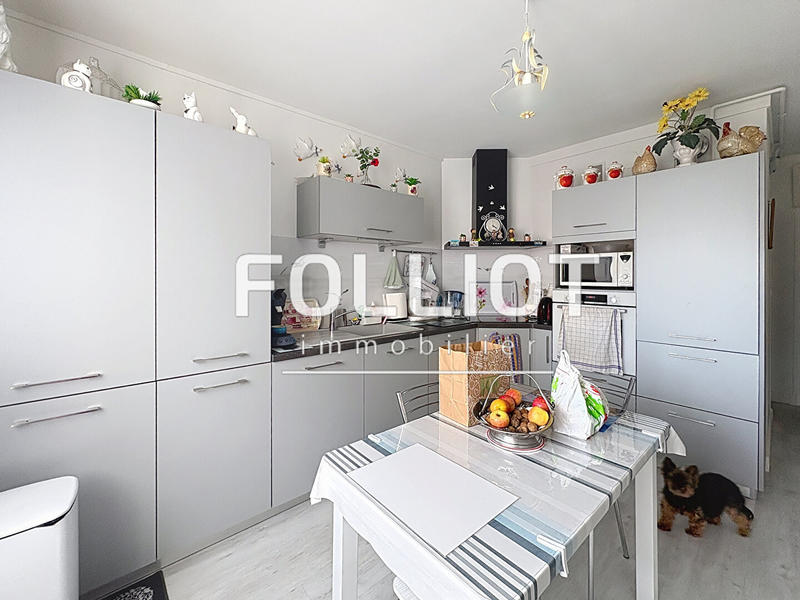 Appartement - 93 m² - 4 pièces