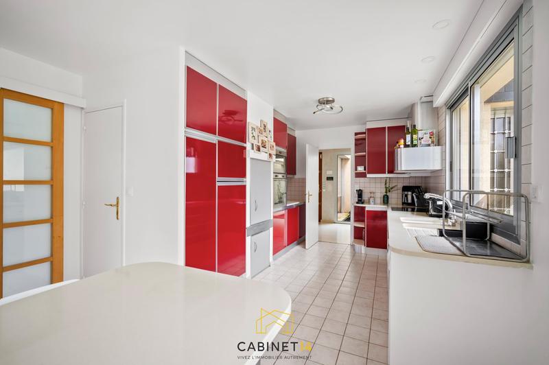 Maison - 328 m² - 8 pièces