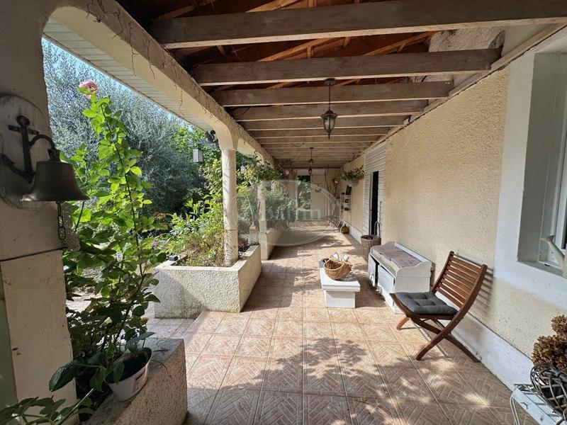 Maison - 384 m² - 15 pièces