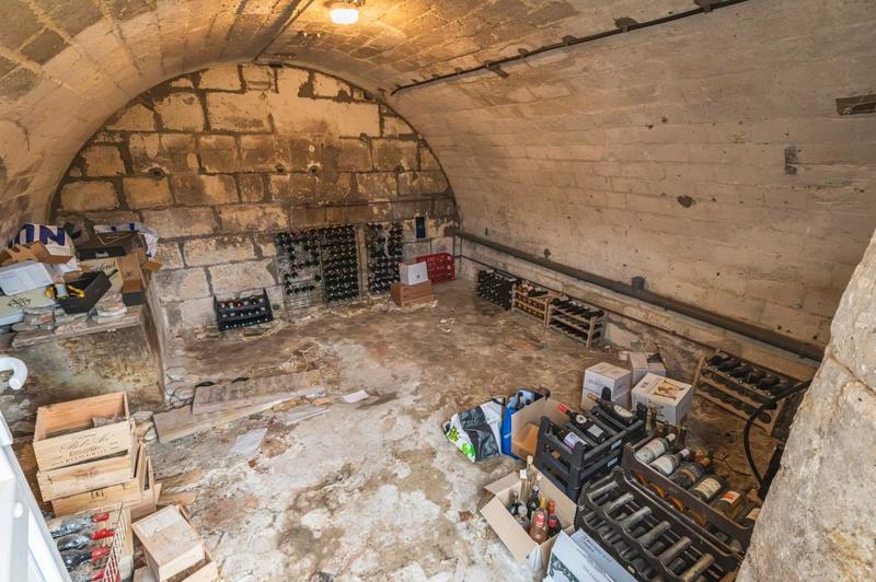 Maison - 260 m² - 8 pièces