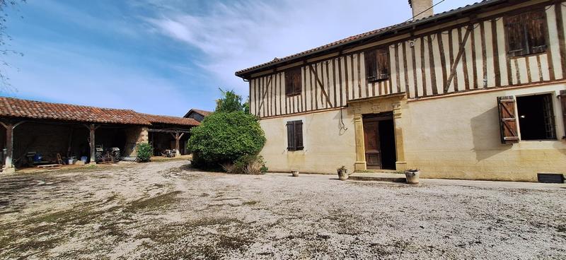 Maison - 200 m² - 5 pièces