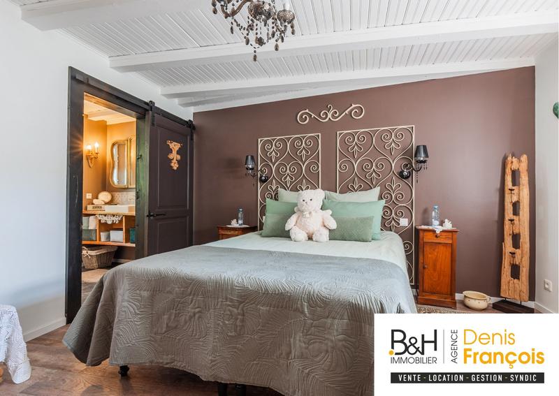 Maison ancienne - 444 m² - 10 pièces