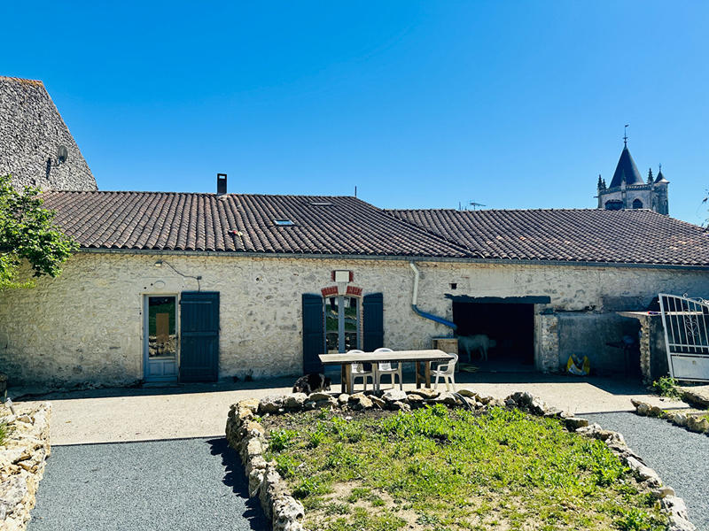 Maison - 255 m² - 7 pièces