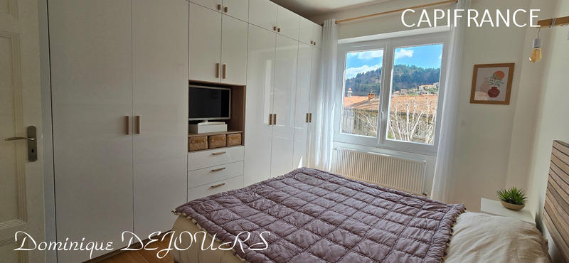 Maison - 230 m² - 9 pièces