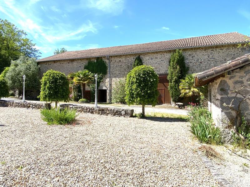 Propriété - 390 m² - 12 pièces