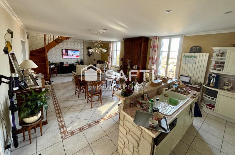 Maison - 223 m² - 7 pièces