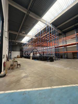 Entrepôt - 1 502 m²