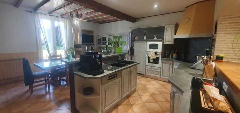 Propriété - 384 m² - 16 pièces