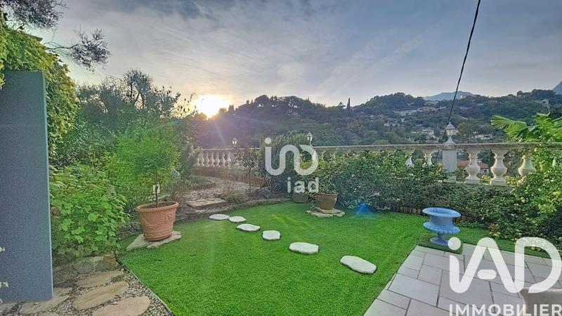 Maison - 200 m² - 6 pièces