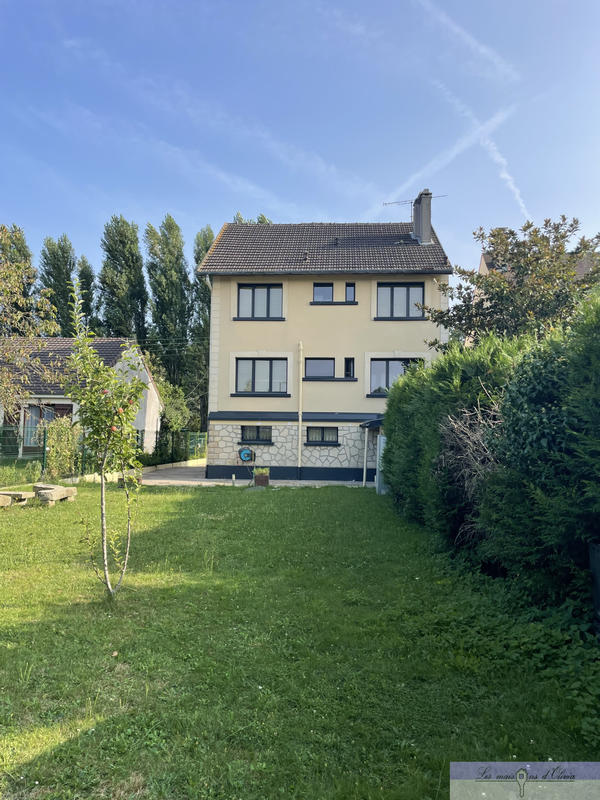 Maison - 230 m² - 9 pièces