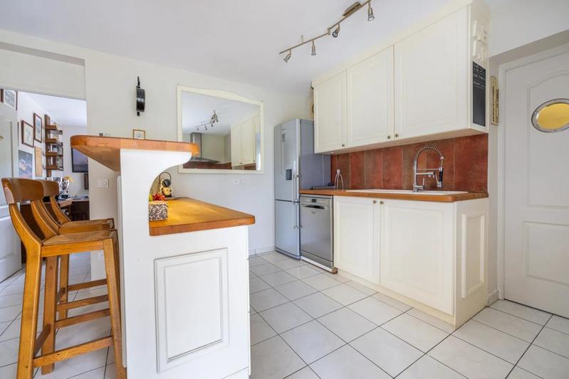 Maison - 181 m² - 7 pièces