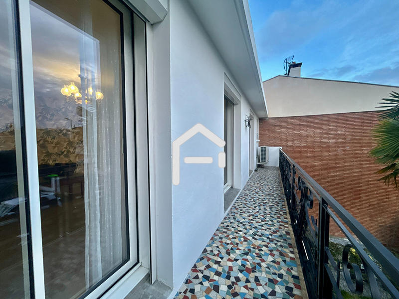 Appartement - 90 m² - 4 pièces