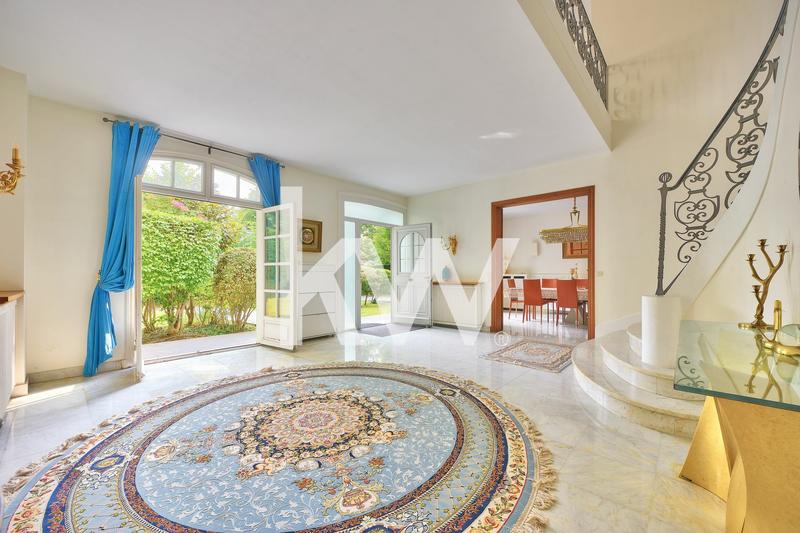 Maison - 498 m² - 14 pièces