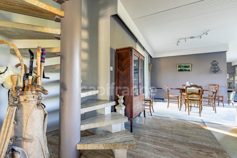 Villa - 320 m² - 9 pièces