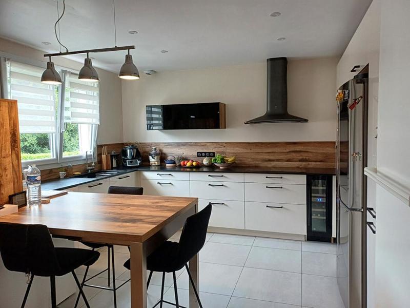 Maison - 220 m² - 7 pièces