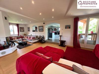 Propriété - 390 m² - 8 pièces