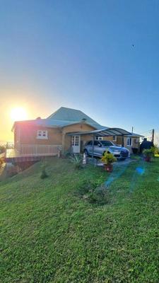 Maison - 335 m² - 11 pièces