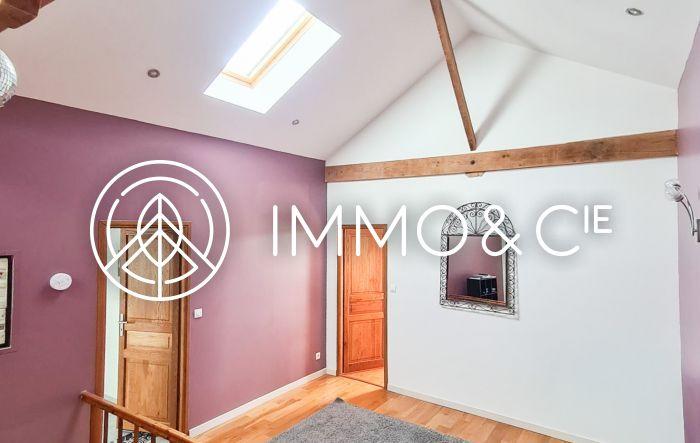 Demeure - 276 m² - 10 pièces