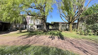 Propriété - 300 m² - 10 pièces