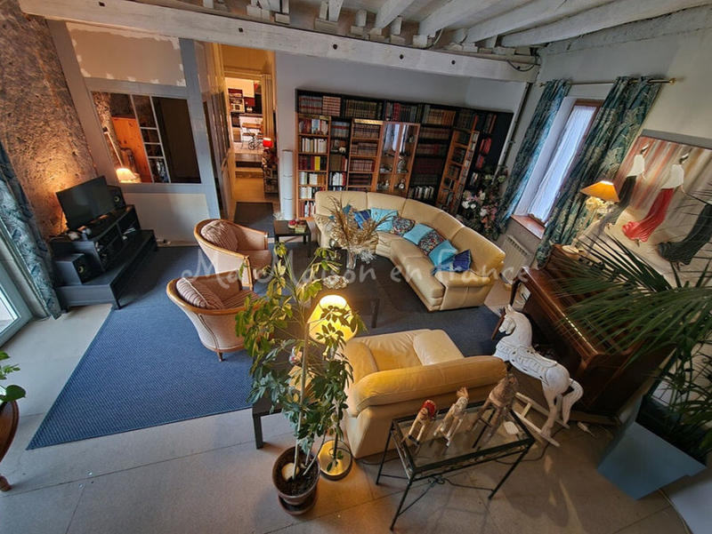 Maison - 210 m² - 9 pièces