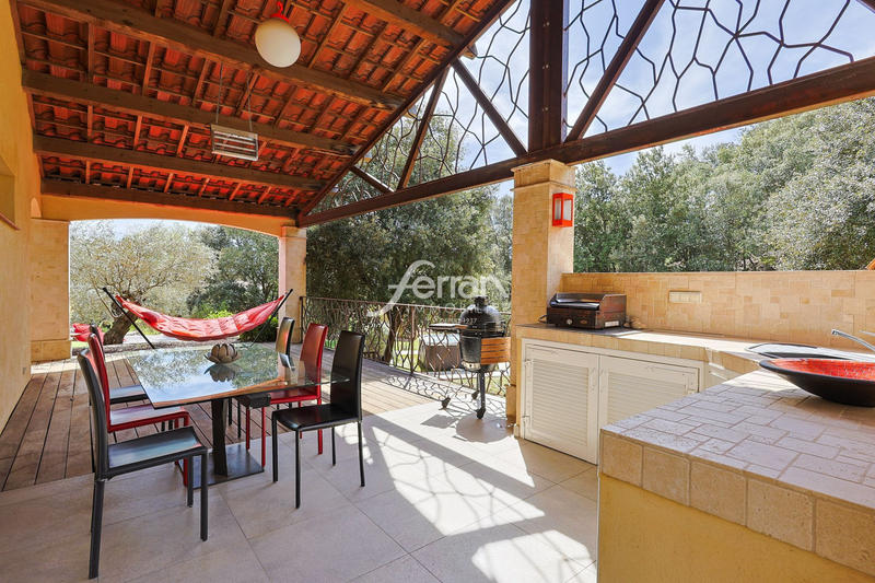 Maison - 179 m² - 6 pièces