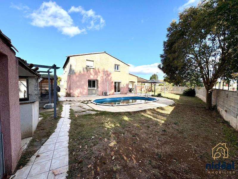 Maison - 180 m² - 8 pièces