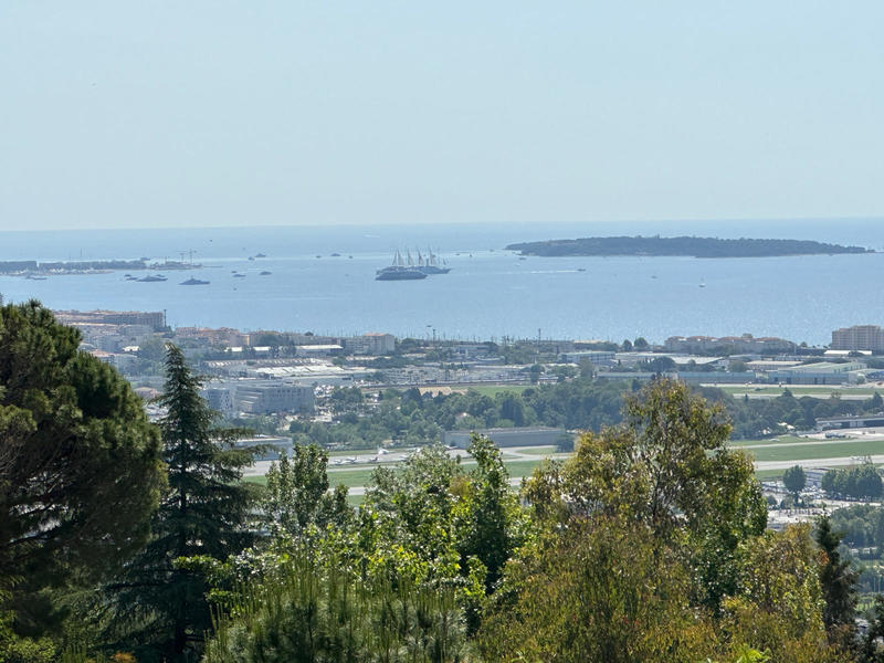 Maison - 203 m² - 5 pièces