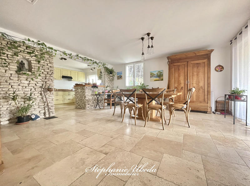 Villa - 202 m² - 8 pièces