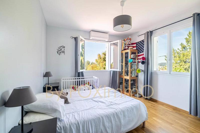 Villa - 225 m² - 6 pièces