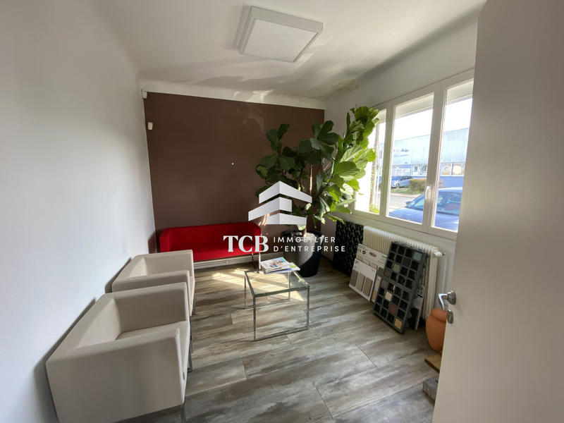 Local d'activités - 715 m²