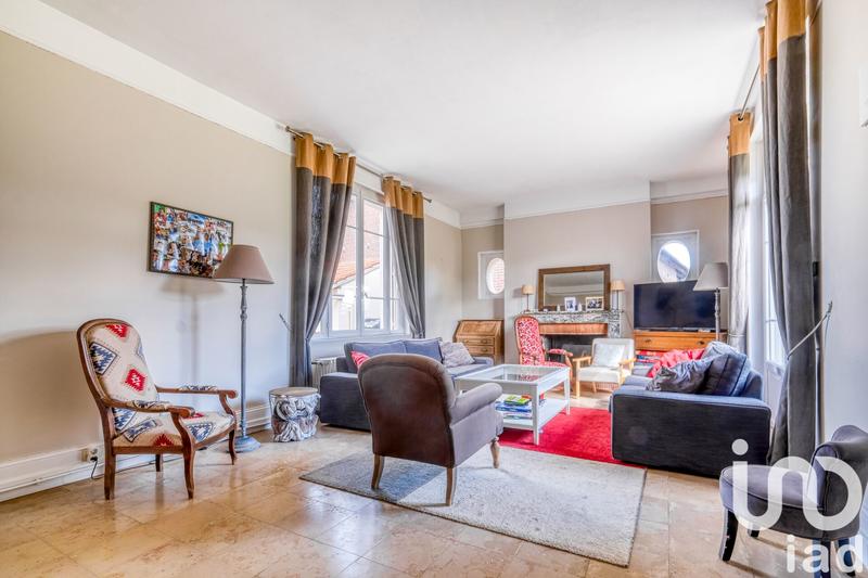 Maison - 320 m² - 10 pièces