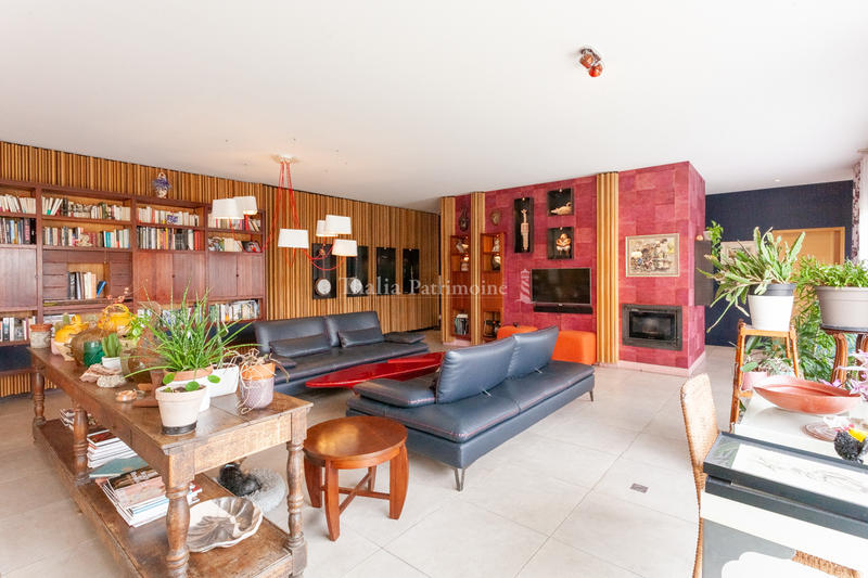 Propriété - 230 m² - 7 pièces