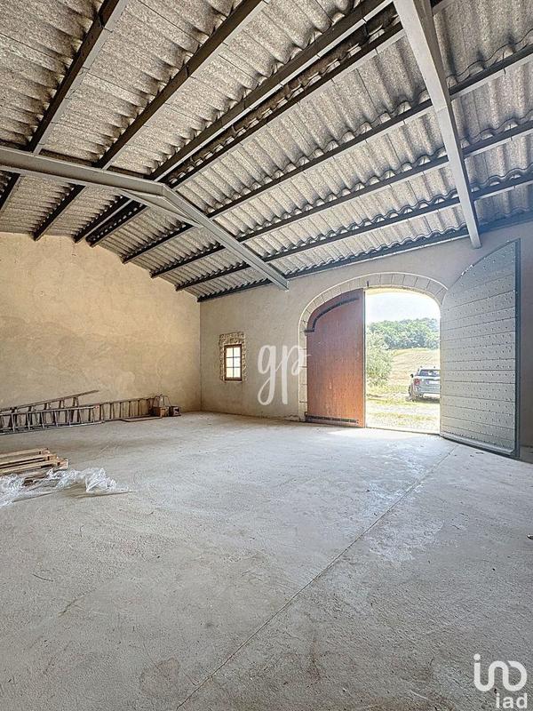 Maison - 230 m² - 6 pièces